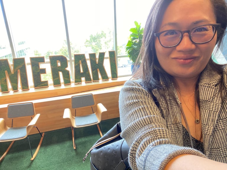 v\Helen H. Lee Social Media Strategy Consultant