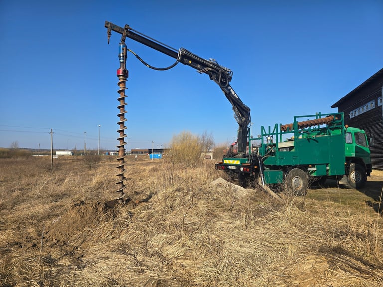 CFA polių grežimas