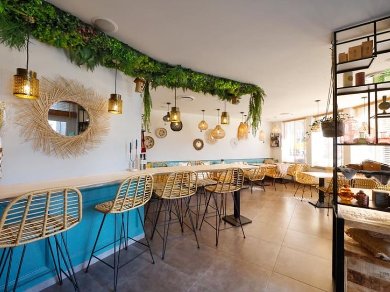 Foto van de koffiebar, ontbijtbar en lunchbar Mamzel in het hartje van Torhout