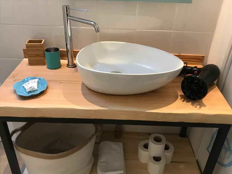 Private bathroom at Studio Paolina holiday apartment in Rome