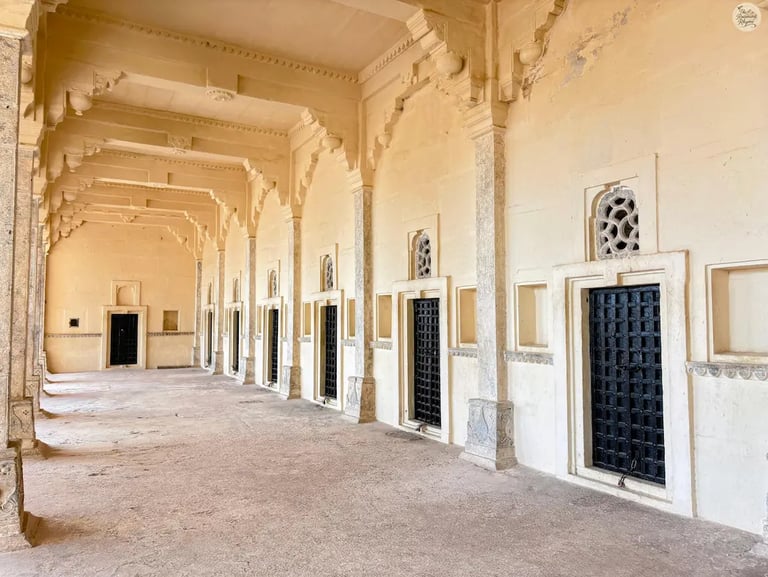 Ratan Daulat, the Diwan-e-Aam of Bundi Garh Palace — a grand marble hall where Bundi’s rulers once addressed their people.