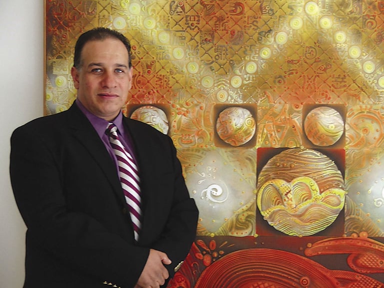 Javier Lopez Pastrana con su obra Neo-Crotálica  GENESIS en una exposición  individual en la Ciudad de Mexico