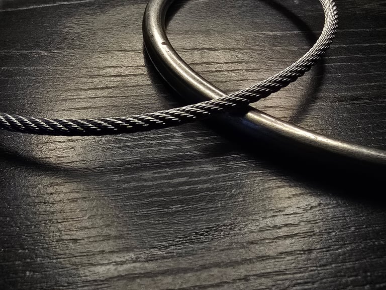 Shock absorber and bead wire placed overlapping each other. Produced by Promed Devices