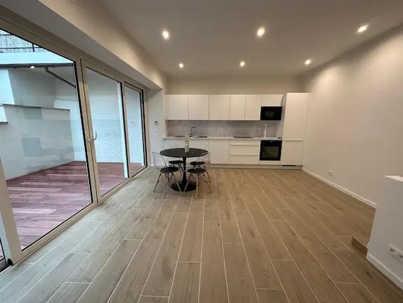 studio entierement rénovée par smoqi srl  entreprise de rénovation générale