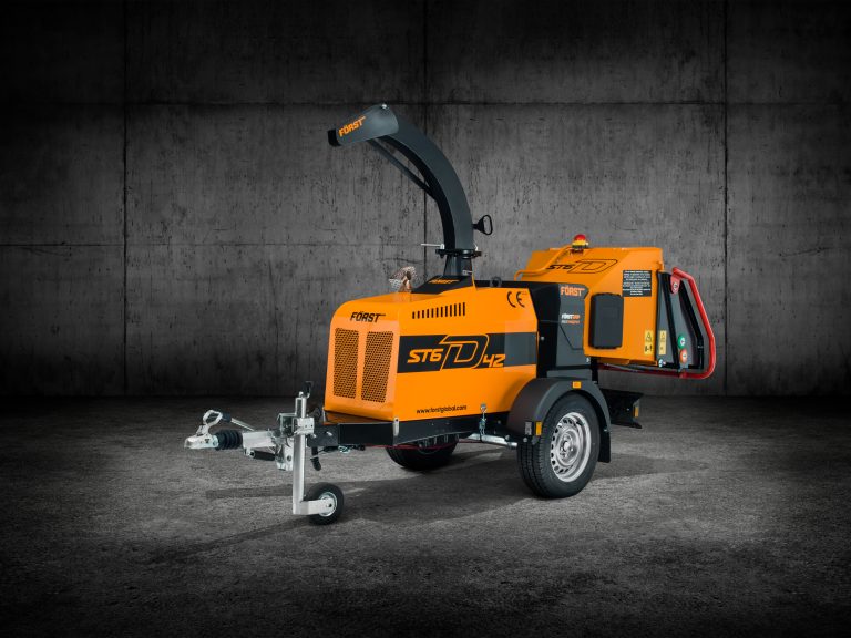 Jaudīgākais zaru un koksnes smalcinātājs tirgū FORST ST6D 42 ZS dīzeļdzinējs