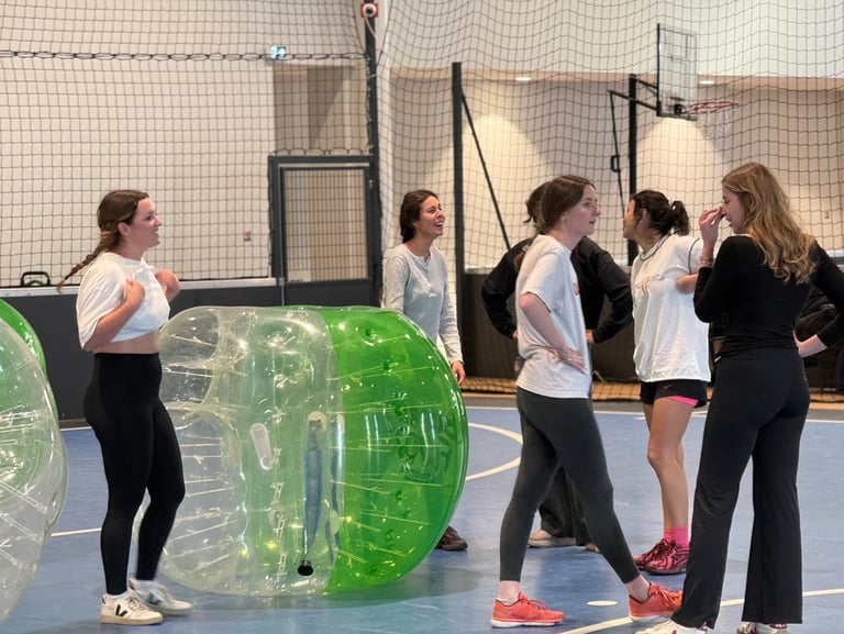 cohésion de groupe pour un EVJF de folie 