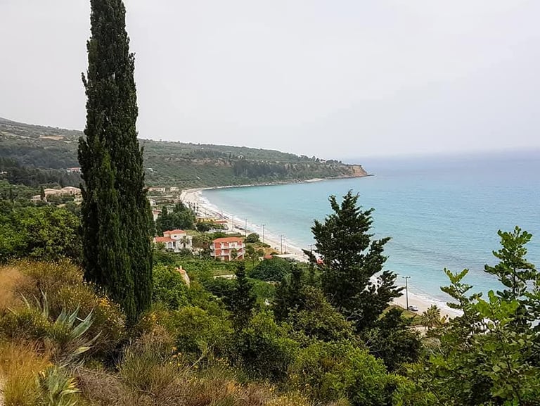 View over Lourdas beach