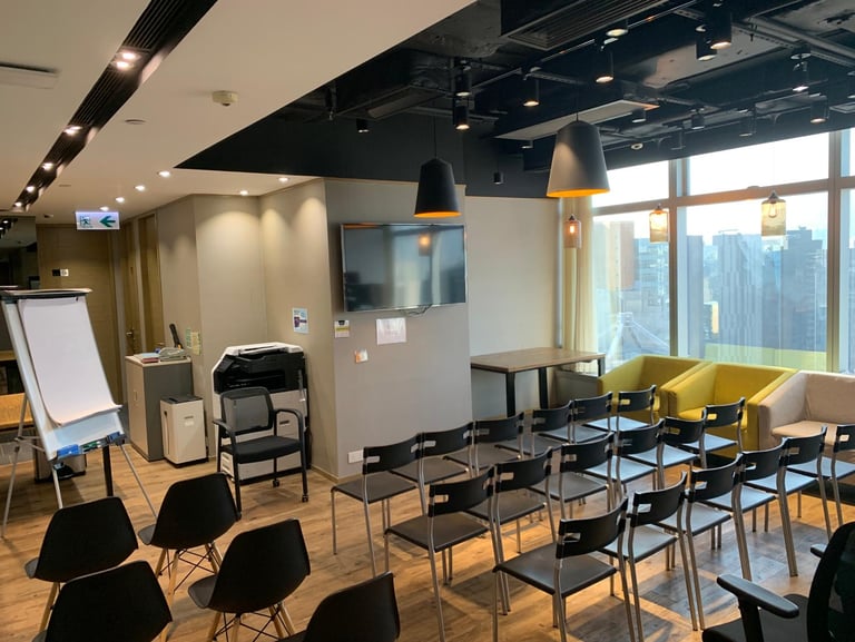 a business loung in kwun tong to rent for event and seminar in kwun tong with seaview 