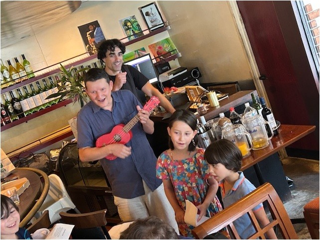 Cours de français à Tokyo, accessibles aux enfants comme aux adultes. Un grand jardin pour les enfan