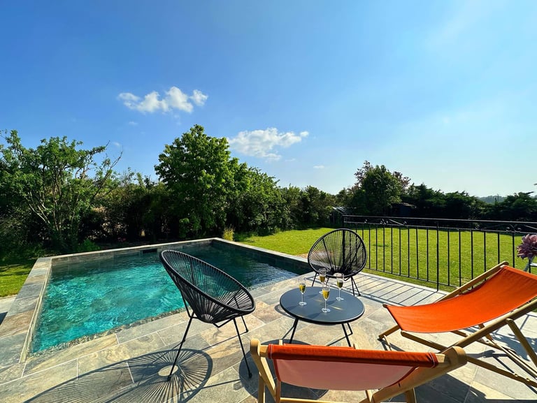 piscine privative et jacuzzi privatif de la love room