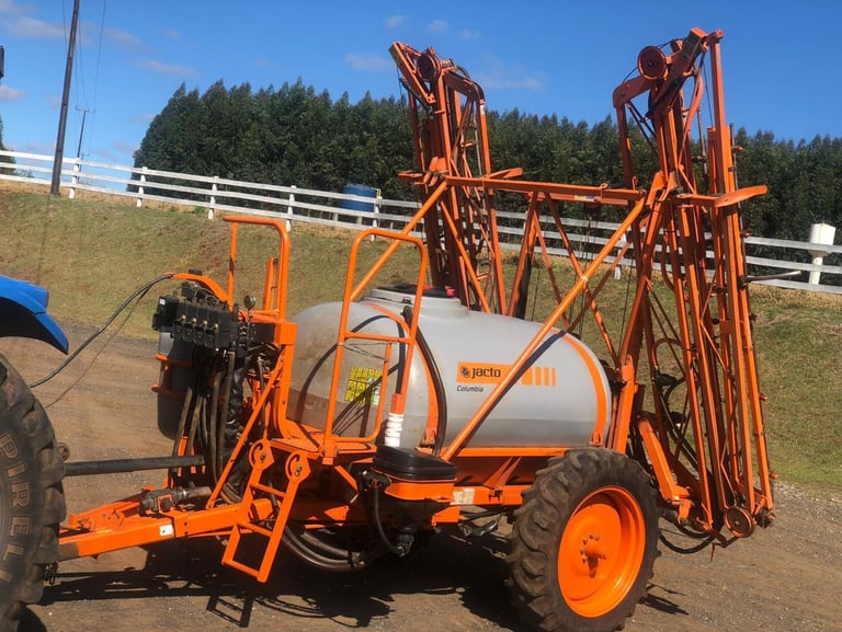 Tipo: Pulverizador | Marca: Jacto | Modelo: AD18 | Ano: 2019