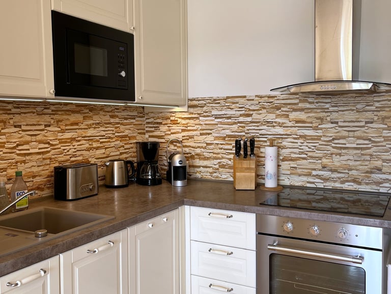 Moderne Küche der Ferienwohnung in Chieming am Chiemsee voll ausgestattet