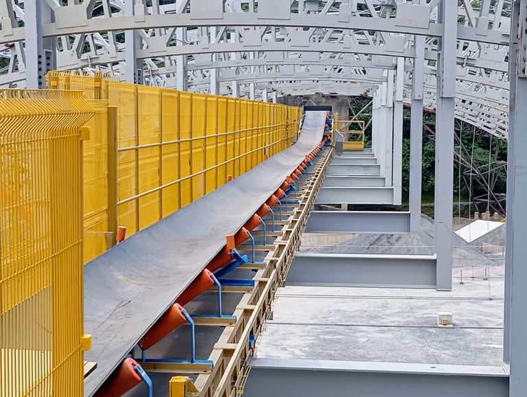 Serviço de montagem de estrutura metálica em fábrica