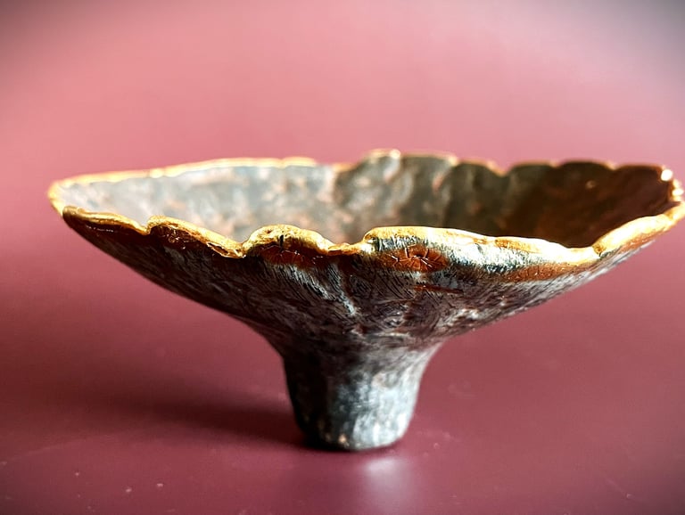 coupe forme corail ou champignon terres de papier en argile végétale coupe à pied