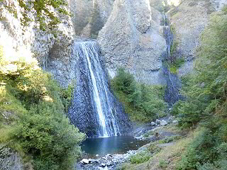 Belle cascade à Péreyres en Ardèche