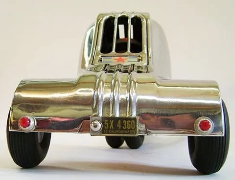 Assemblage car sculpture named Teardrop by artist Tal Avitzur, image 1.