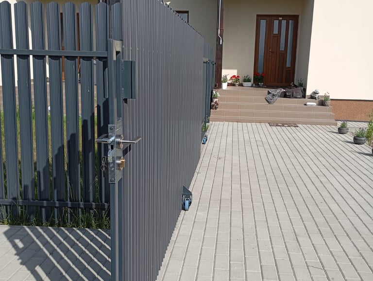 Tolókapu, minőségi anyagokból, Arton Steel minőség