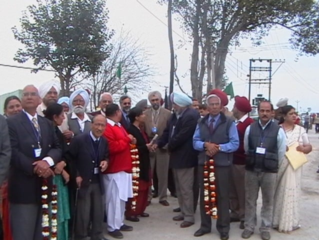 Dr. Gurdev Singh Gill & Mr. Ravinder Vashisht welcoming Chief Guest