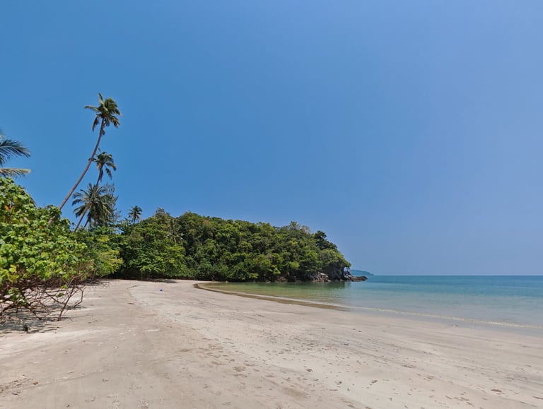 Lokkam Bay อ่าวลกกำ, Sawi Chumphon