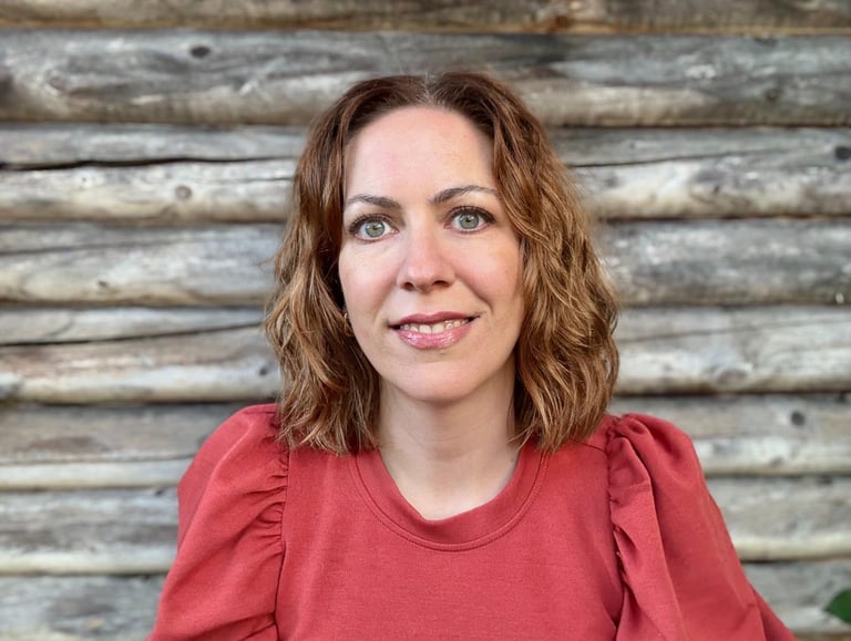 Portrait von Claudia Krmpotic, IFS Coach in Lostorf, Schweiz - Selbstmitgefühl und innere Ruhe