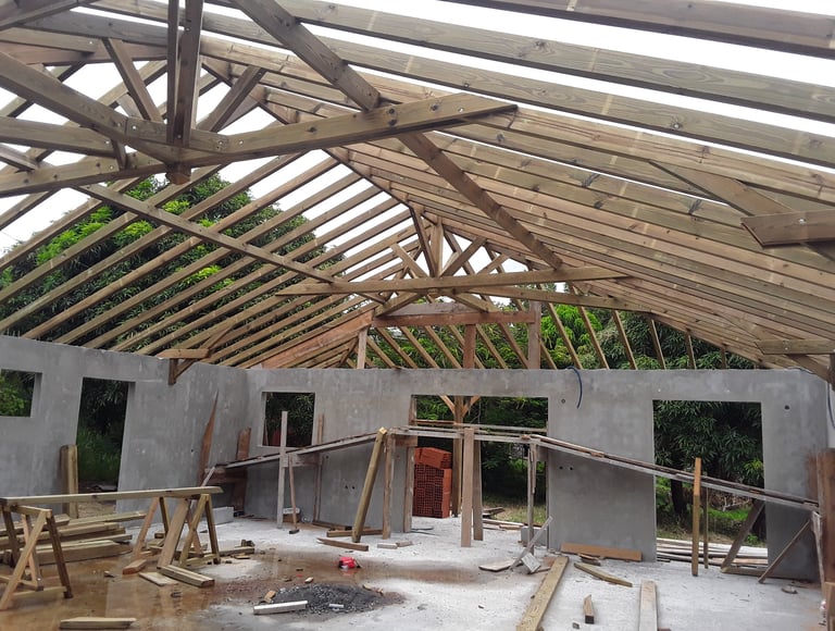construction ossature bois Martinique d'une maison créole