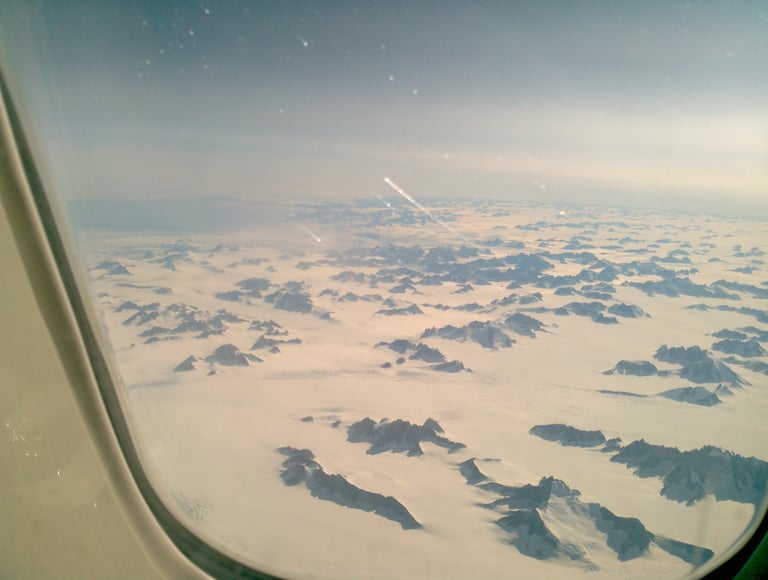 Over Greenlands glaciers