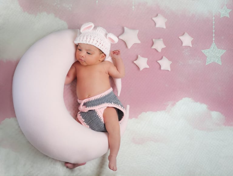 baby photography in Dubai. Book now your baby session.