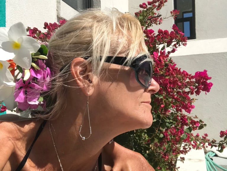 Grand Turk Vibes with Flowers