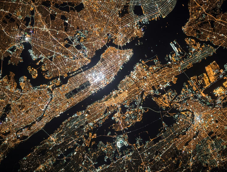 Imagen satelite de una ciudad de noche