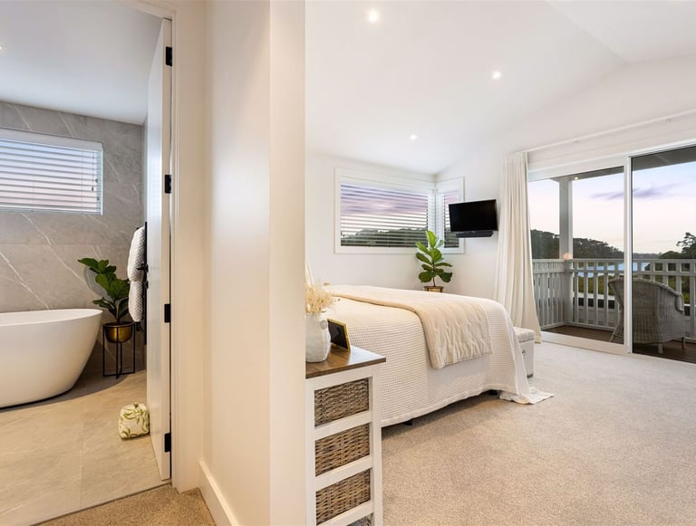master bedroom and ensuite - Highend Homes Riverhead