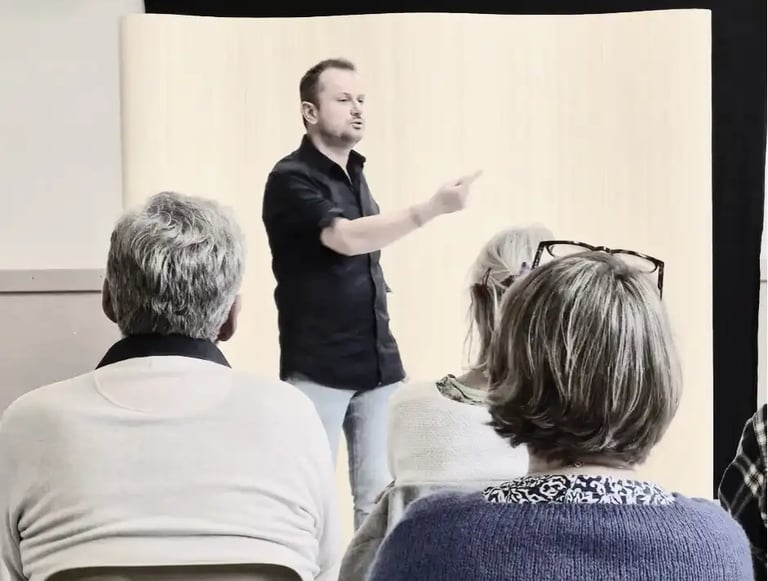 Julien Sardaigne Scène & Coulisses