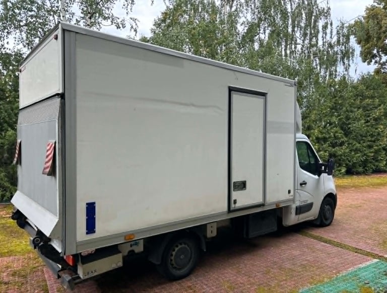 Sukvežimis su liftu baldų pervežimui Kaune