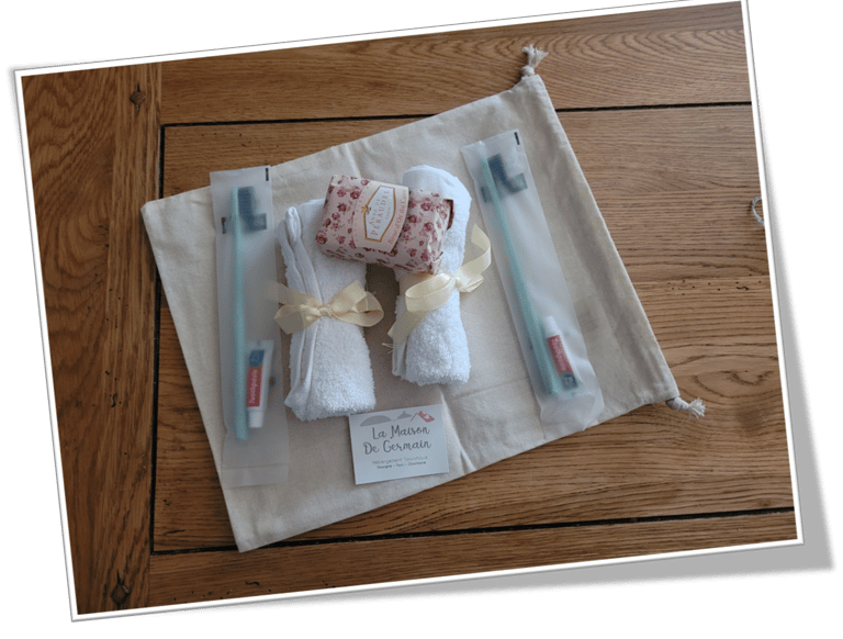 le necéssaire de toilette offert au couole gagnant