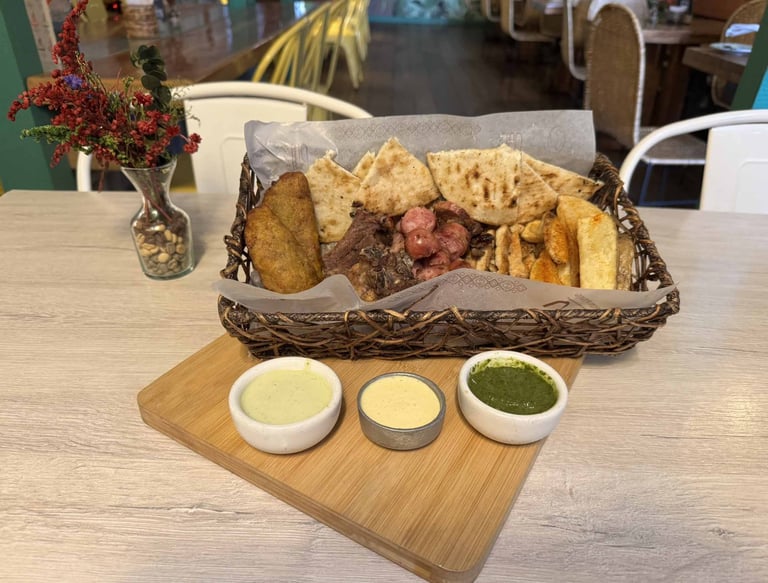 picada en Kabú Café Restaurante Calarcá Quindío