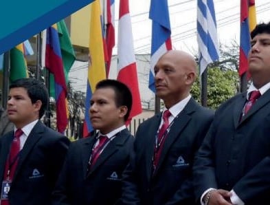 Agentes de Seguridad en terno