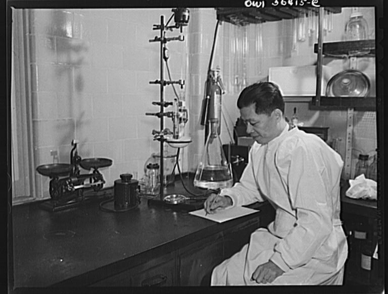 Bethesda, Maryland. Dr. C.K. Liang, un expert chimiste
