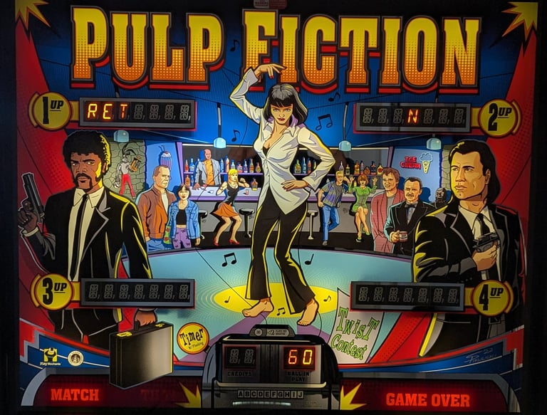 Fronton du Flipper Pulp Fiction de Chicago Gaming, disponible à la location et à l'exploitation