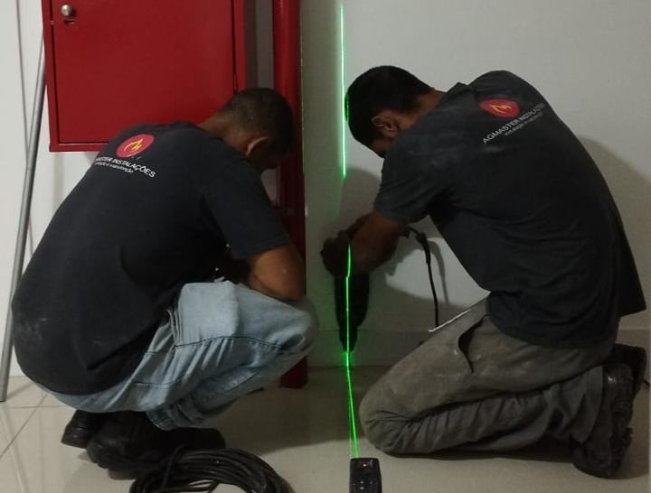 Projetos e instalações, garantindo conformidade com as normas de segurança e qualidade.