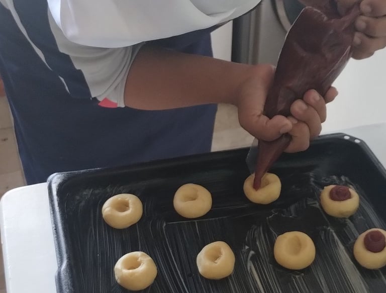 Elaboración de galletitas pepas de membrillo