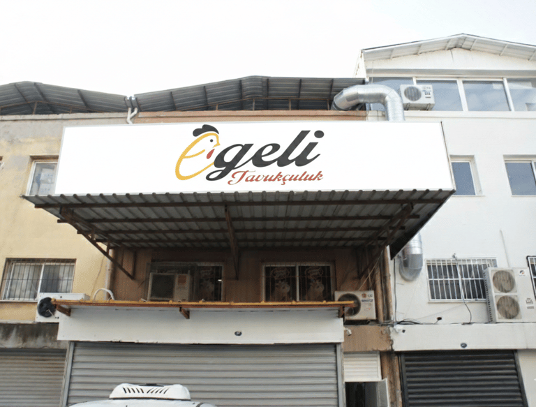 İzmir de tavuk parçalama tesisi