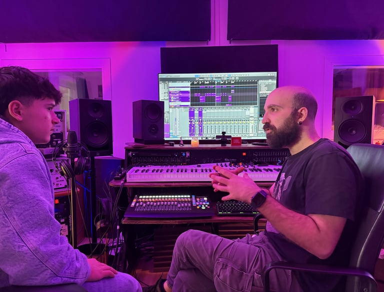 Preparazione di un artista nel suo percorso sonoro avangarage pesaro