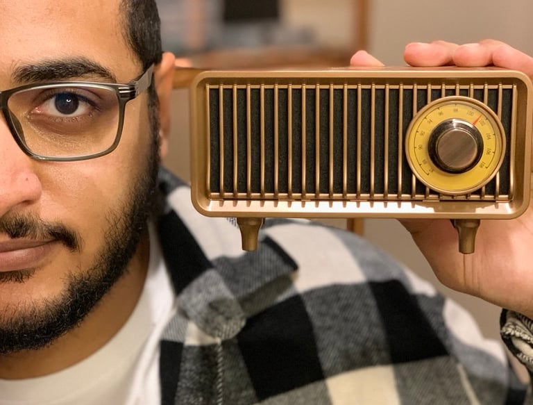 أنا محمد مثنى، أحب المغامرات والتجارب الجديدة، ومعاي دايم تلقى سعة الصدر و أشارككم هنا فلوقات متنوع