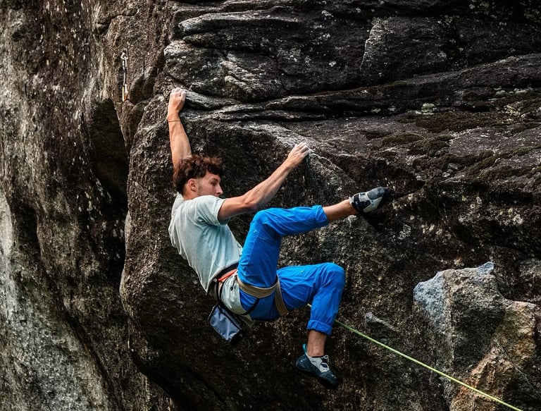 Man Climbing - Bluesign Approved
