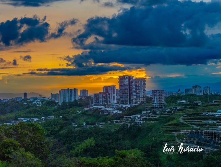 Vista de Armenia Quindio dede el Mirador Café del Río