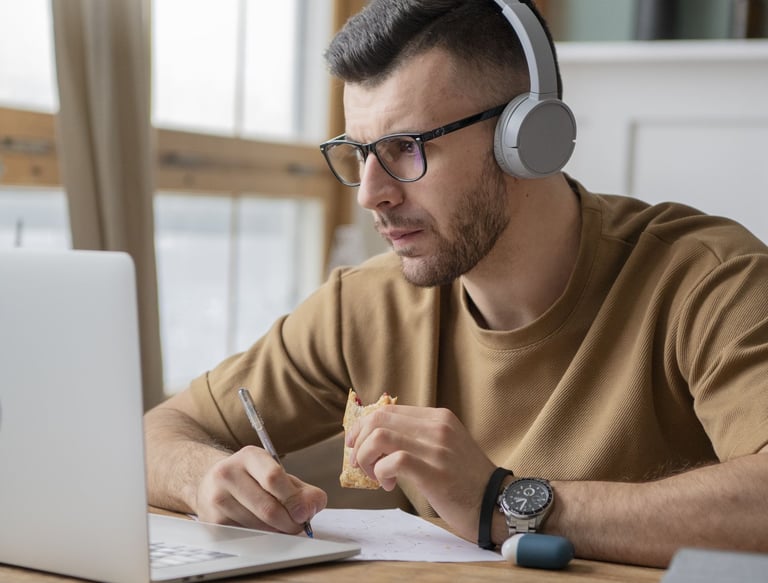 estudiante en linea hombre