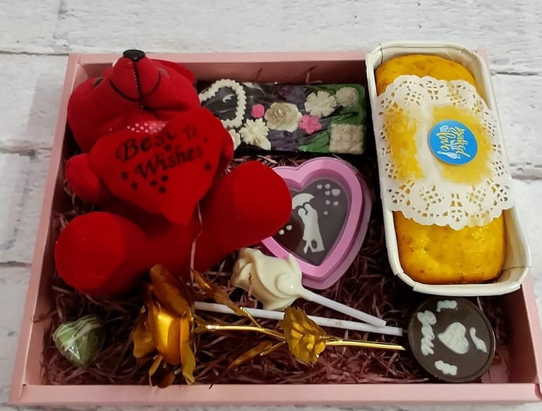 handcrafted gift hamper by Aliza Cook Studio featuring custom resin art and packaging