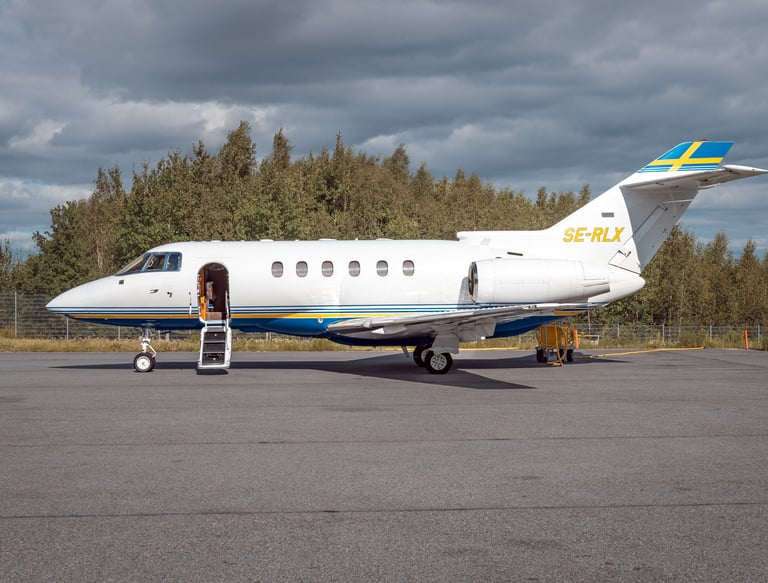 An image of a hwaker 800xp on the tarmac