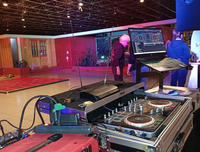 producción de eventos, sonido, iluminación, micrófonos, arriendo de equipos de sonido, iluminación