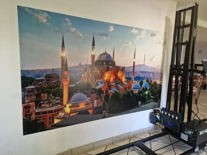 Mural digital personalizado em escritório moderno em Porto