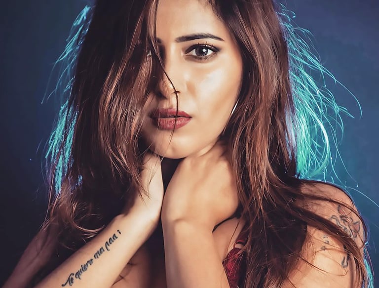 Never compromise on companionship with our 24/7 Lucknow escort service. Call Glam Girls provides rou